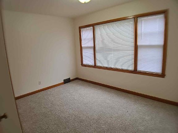 5th image of 5727 W Meinecke Ave
