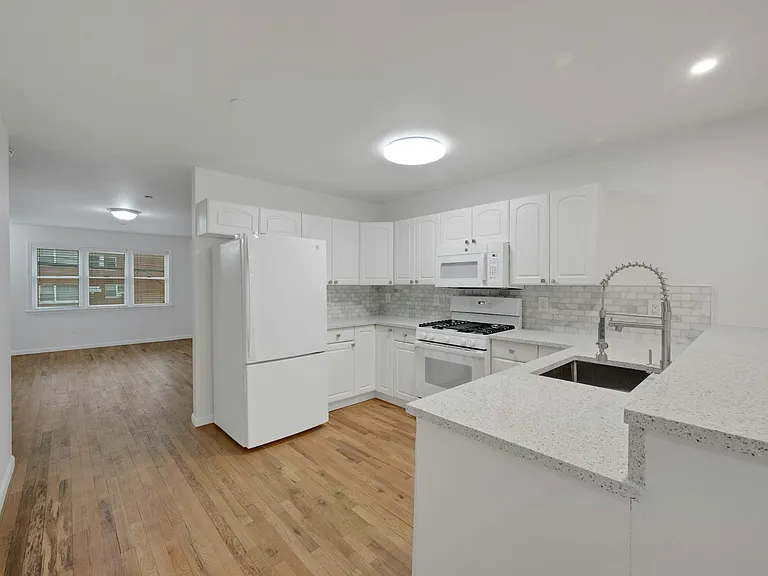 65 Halstead Ave #C — Photo 9