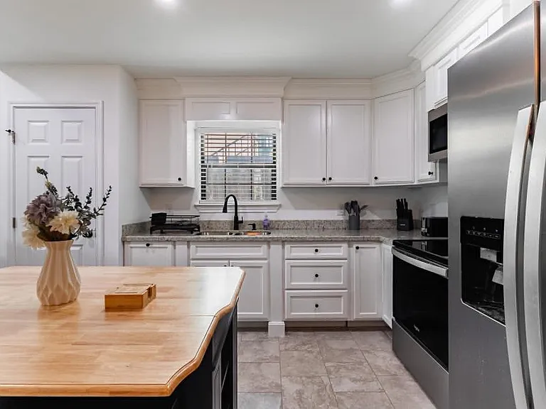 1454 E Garrison St — Photo 8