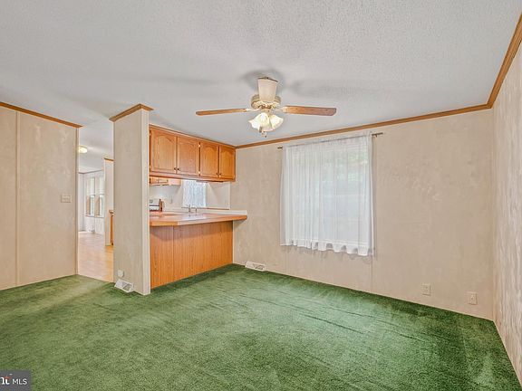 5th image of 193 Friendship Ln