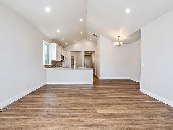 5th image of 2894 Donatello St