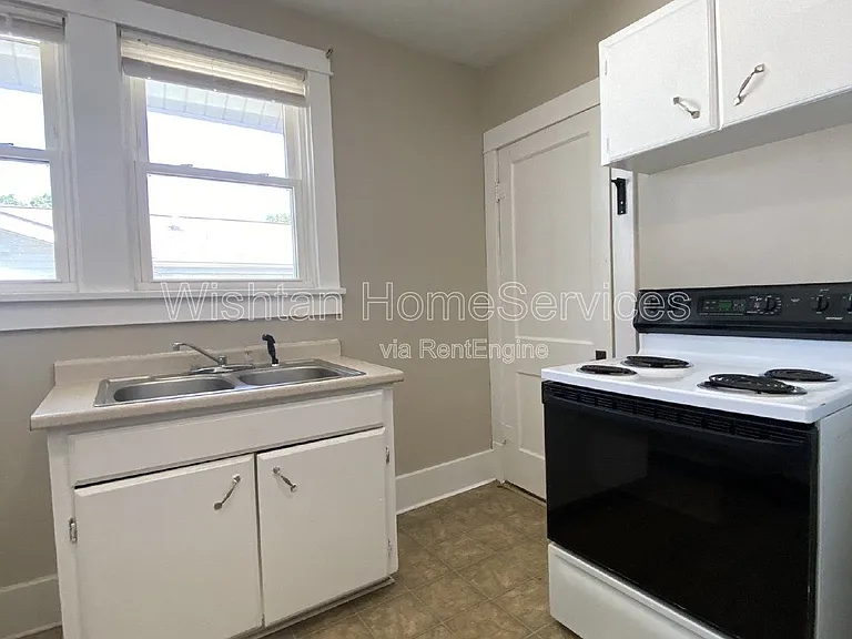 522 W Murray St — Photo 2