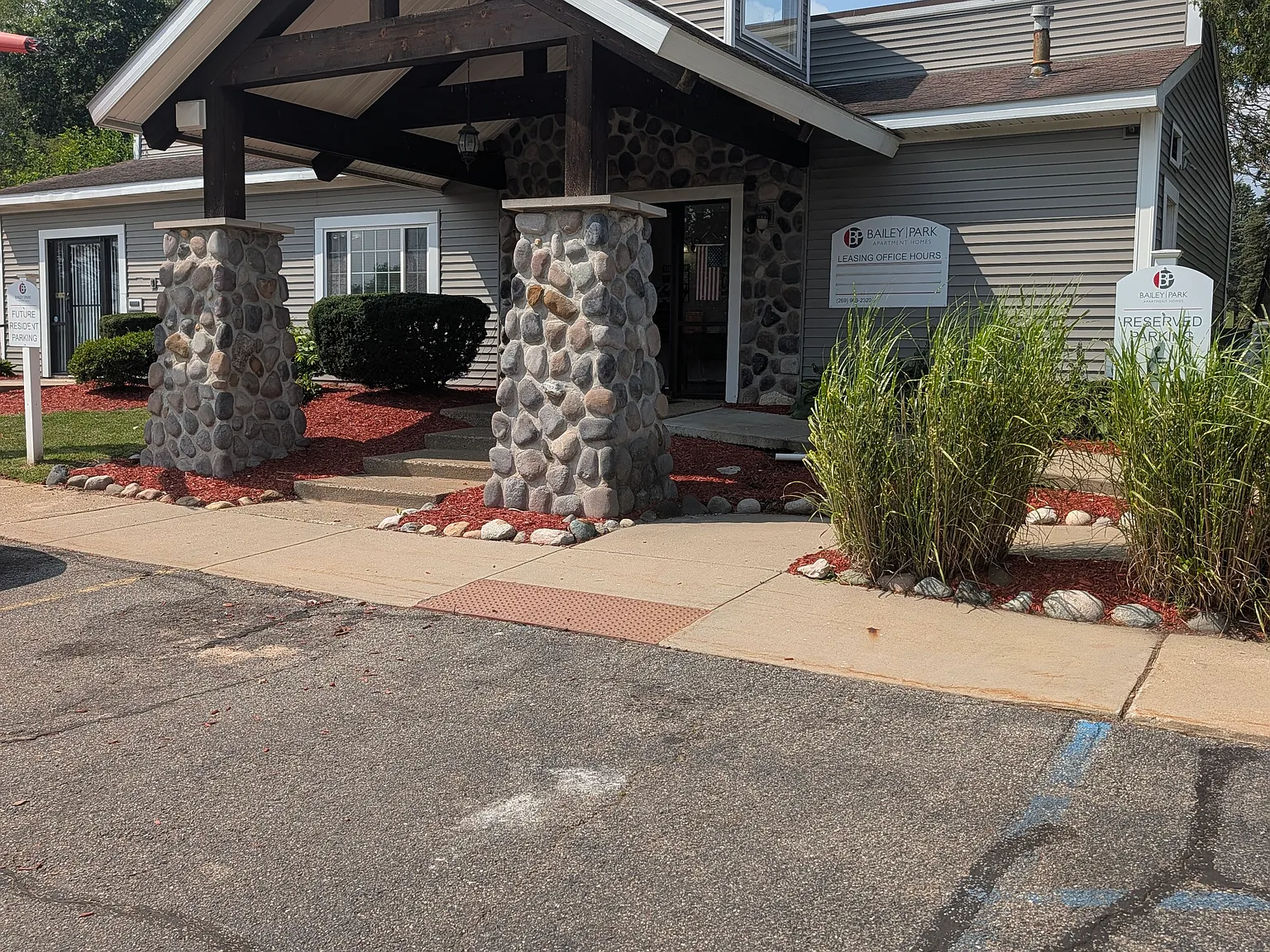 Bailey Park Apartments — Photo 2