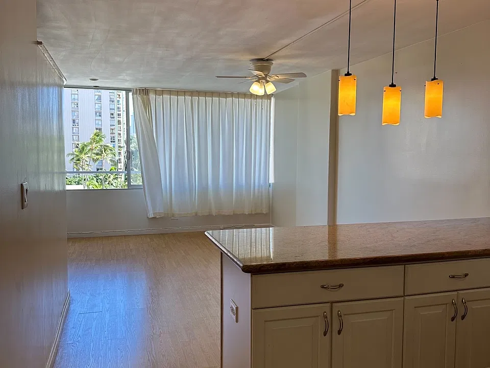 435 Seaside Ave #703