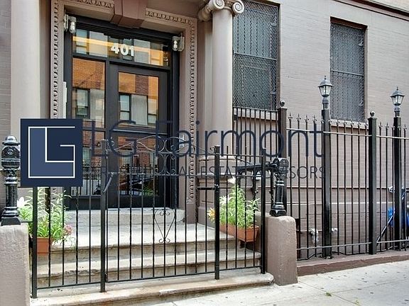 5th image of 401 W 52nd St APT 2R