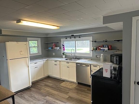 2nd image of 9839 128th Ave