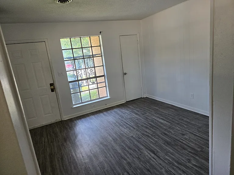 6212 Walden Ave #A — Photo 10