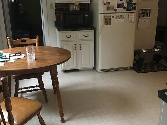 5th image of 102 Marion Ave