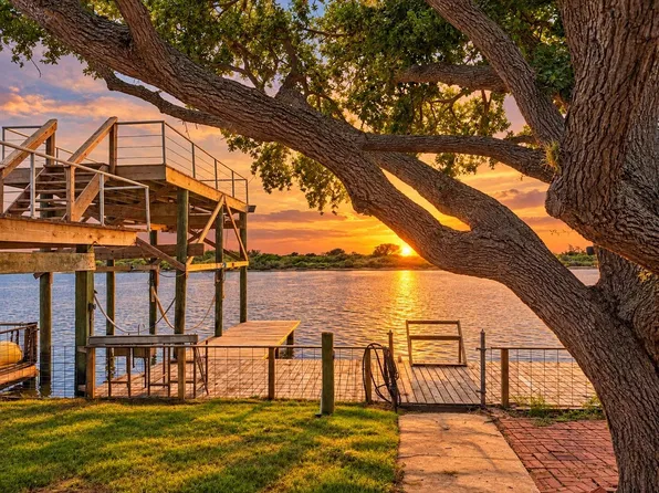 3804 Fm 2031, Matagorda, TX 77457