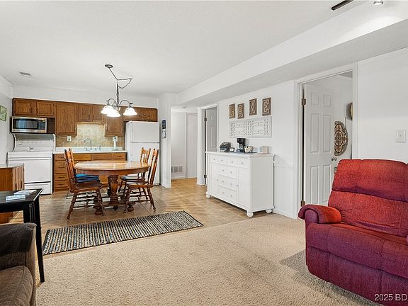 2nd image of 131 Vacation Hideaway Ln #1B