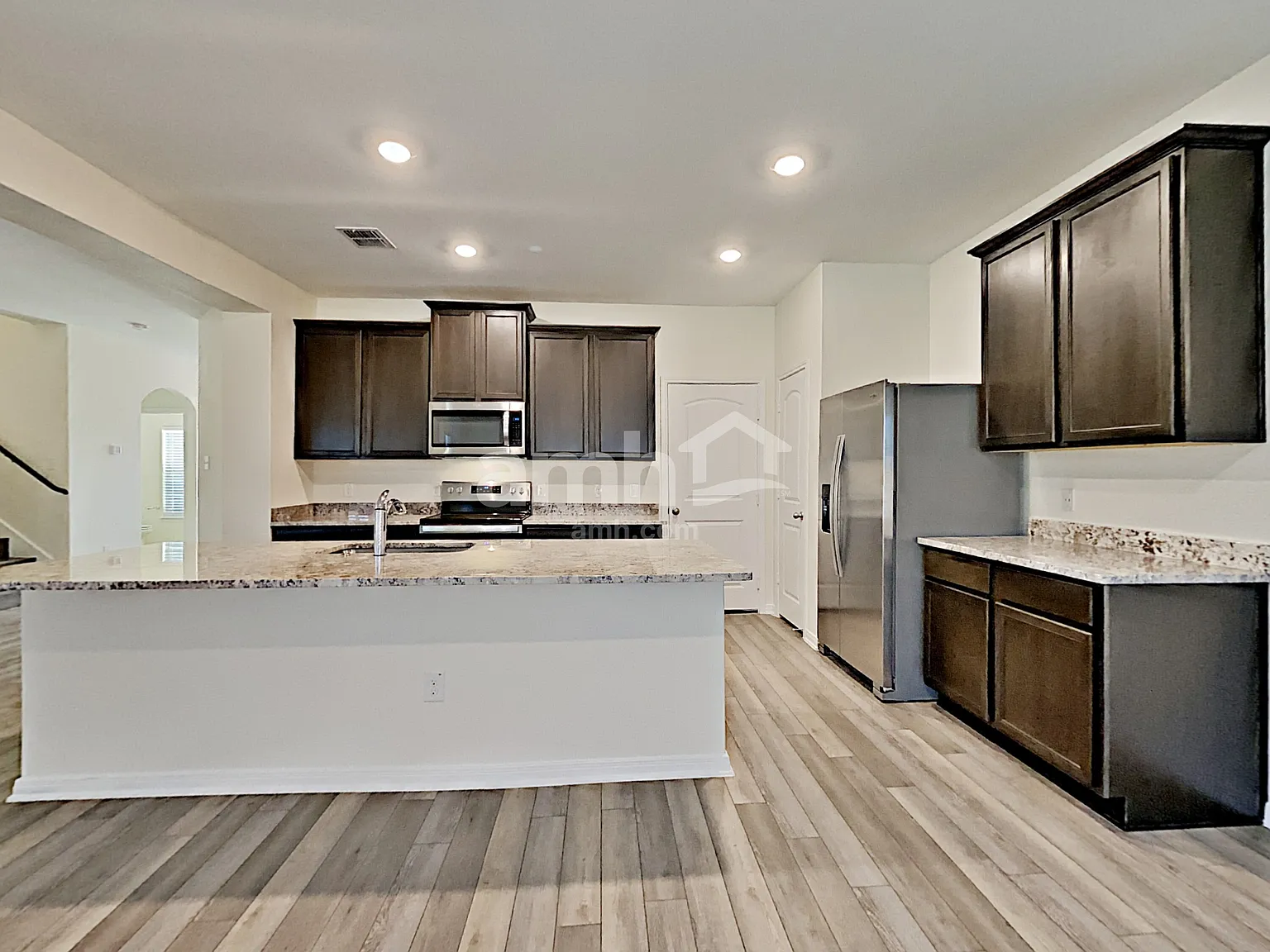 4 bed, 2.5 bath, 2198 sqft, $1,995 — Photo 3