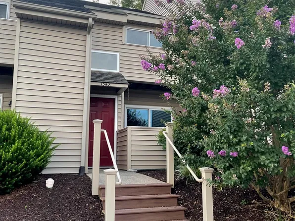 1368 Bradley Dr, Harrisonburg, VA 22801