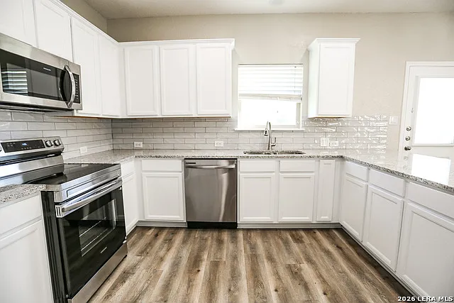 305 Maple Way — Photo 14