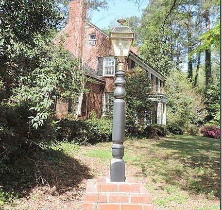 4th image of 131 Ripley Road NW
