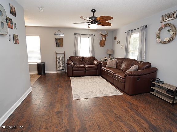 4th image of 1611 Westover Dr
