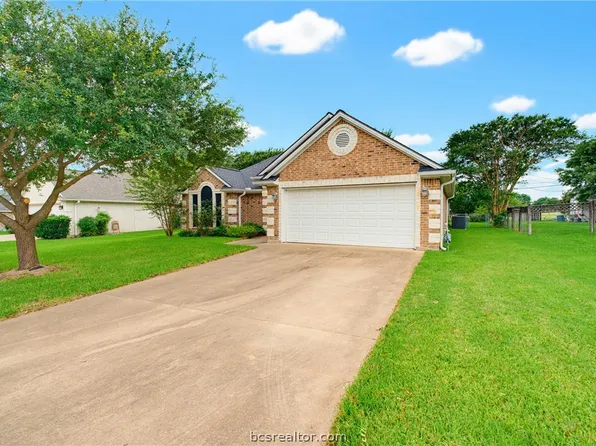702 Woodson Dr, Caldwell, TX 77836