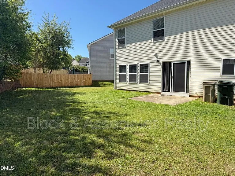 108 Poppy Hills Ct — Photo 9