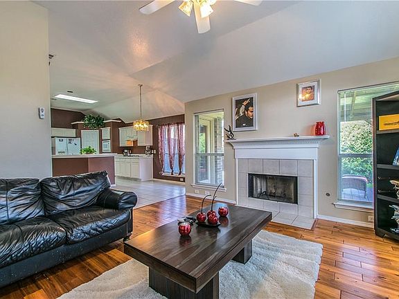 3rd image of 7216 Beechmont Ct