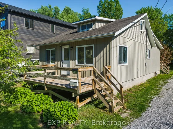 217 Bayview Ave, Georgina, ON L4P 2T3