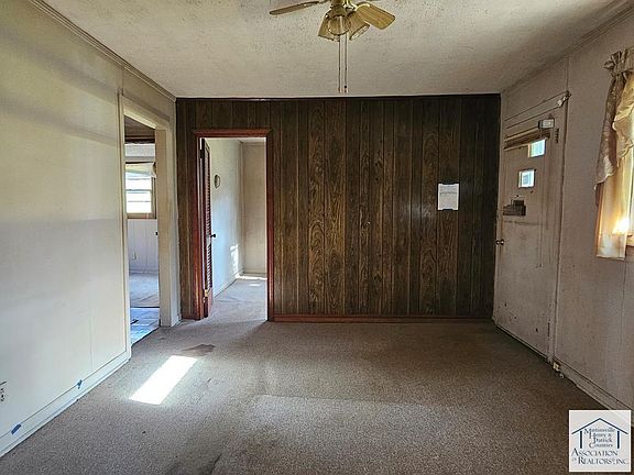 3rd image of 471 Sunnybrook Cir