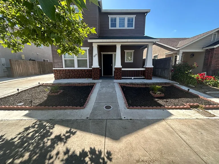 3293 Dewar Ln — Photo 1