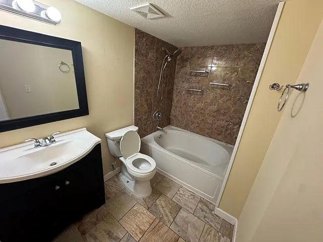 3 bed, 2.0 bath, $2,650 — Photo 4