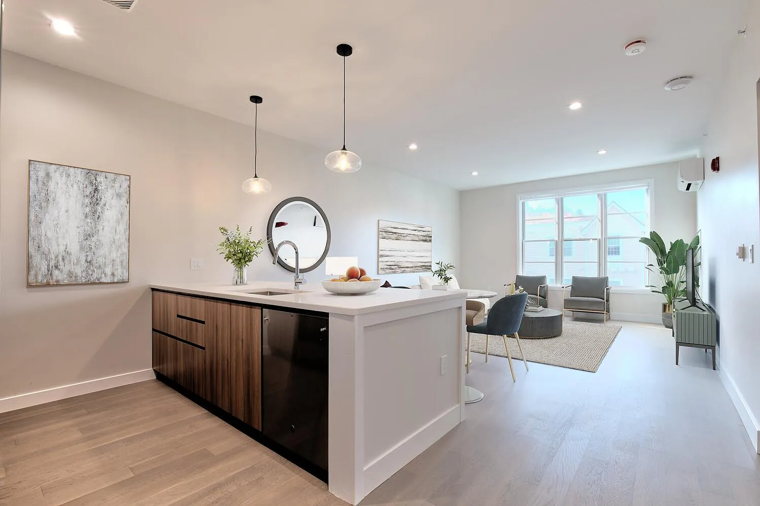 Diana Place — Photo 1