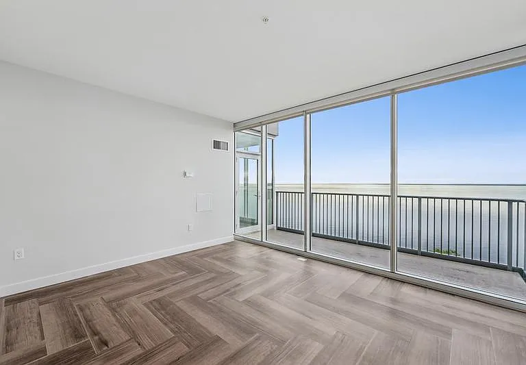The Lakeview Residences at 333 — Photo 3