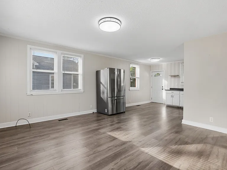 611 Forest Knolls Rd — Photo 5