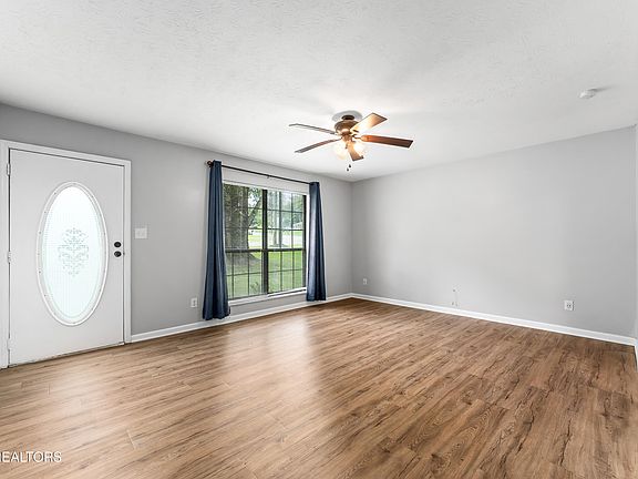 3rd image of 4905 Angelia Dr