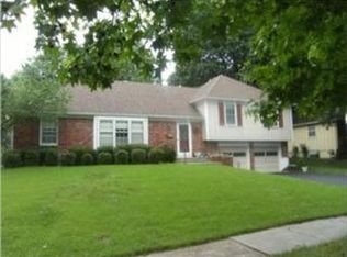 9612 Woodson St, Overland Park, KS 66207