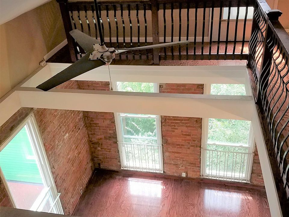 1st image of 1877 Walker St APT 3