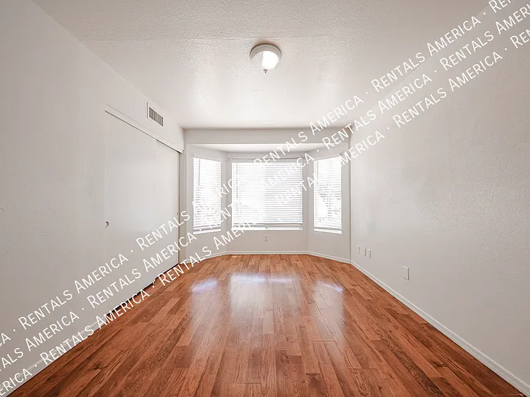 2361 W Myrtle Dr — Photo 29