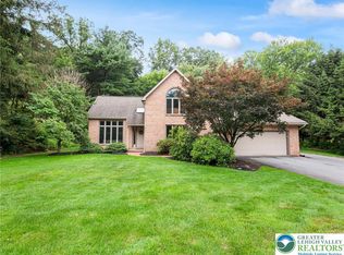 4582 Vera Cruz Rd, Emmaus, PA 18049