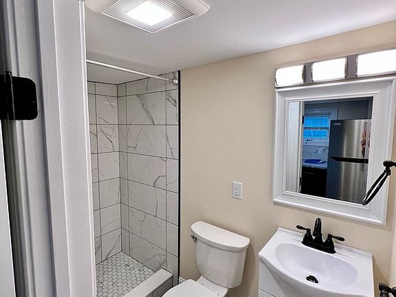 5th image of 57 N Willard St #3