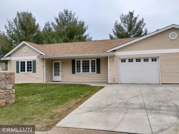 610 4th St NE, Pine City, MN 55063