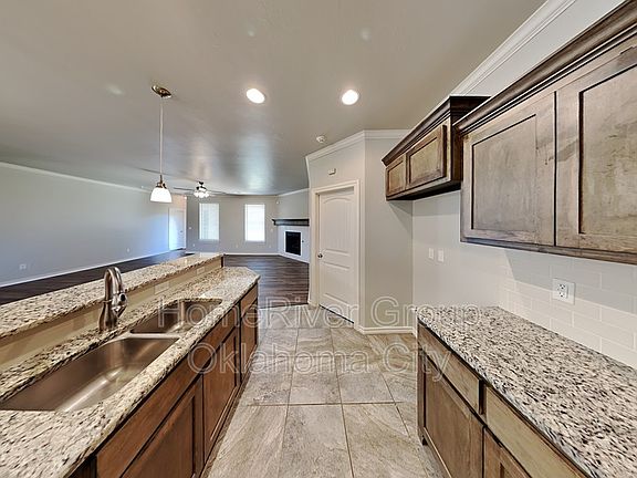 4th image of 4816 Limestone Dr