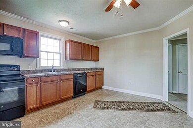 3rd image of 219 Millwood Ave #2