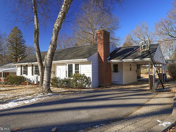 2nd image of 539 Hillcrest Ave