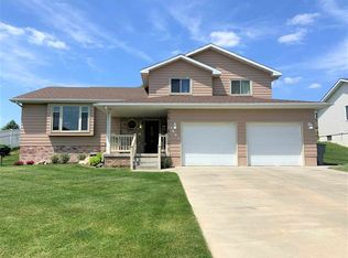 1621 Blackberry Dr, Norfolk, NE 68701