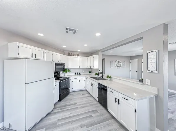5071 Pioneer Ave APT 202, Las Vegas, NV 89146