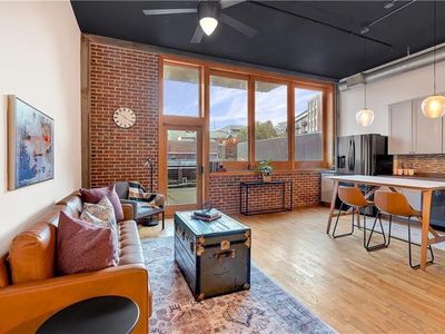 660 Glen Iris Dr NE APT 204, Atlanta, GA, 30308