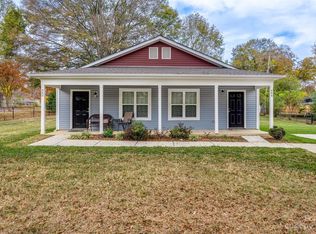 662/664 Reeves Ct, Charlotte, NC 28208