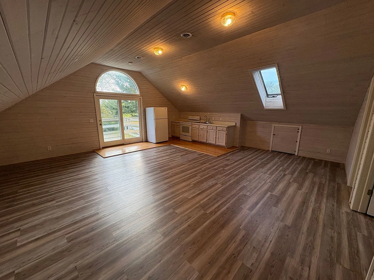 1852 Crystal Springs Lane — Photo 3