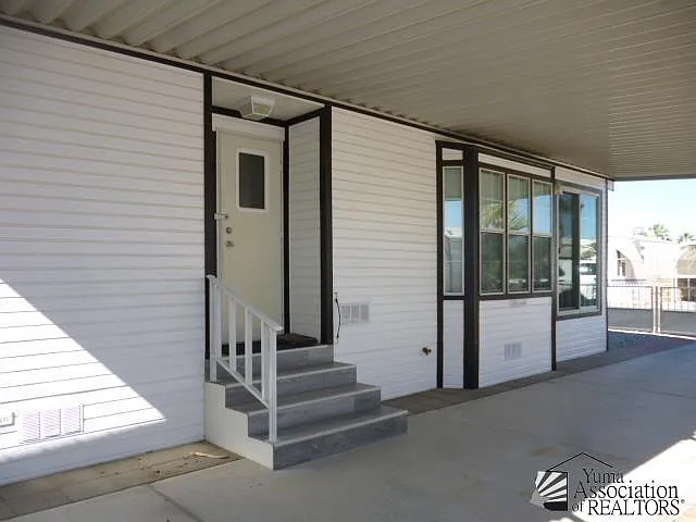 10311 E 30th Pl — Photo 2