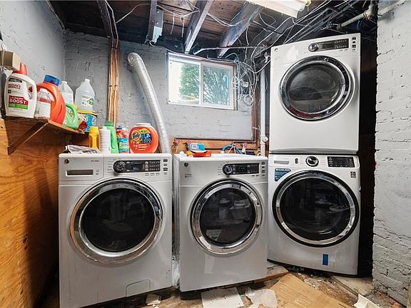 3rd image of 157 Irving Ave
