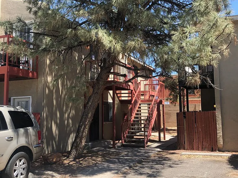 1237 Menaul Blvd NW #B — Photo 1