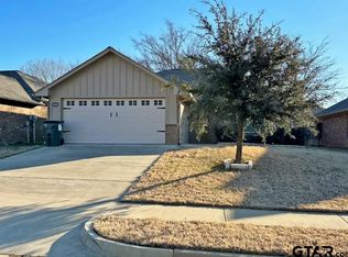 19461 King Ranch Dr, Flint, TX 75762