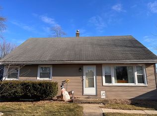 33243 N Algonquin Dr, Grayslake, IL 60030