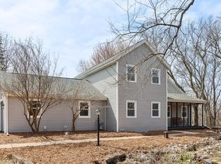 N87W36989 Mapleton ROAD, Oconomowoc, WI 53066